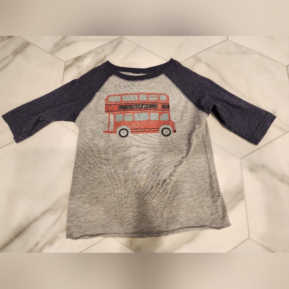 Boys London bus raglan style shirt ,gray mix with navy sleeves,sizing about a 5/